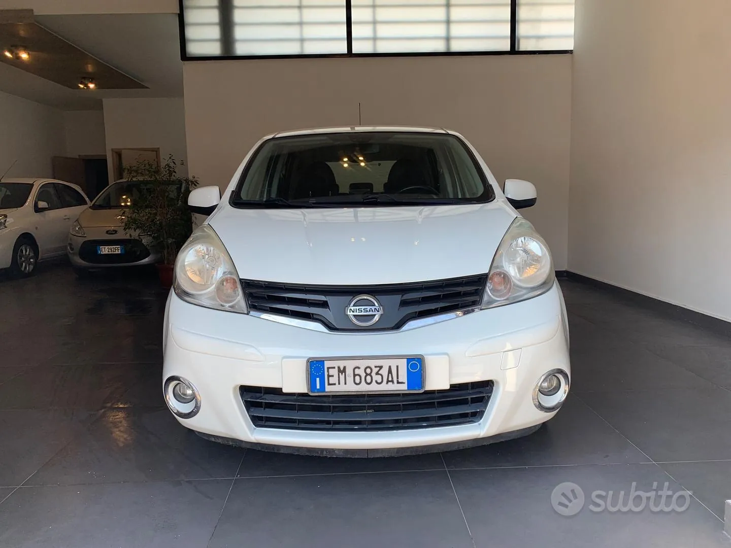 Nissan Note 2012 photo 4