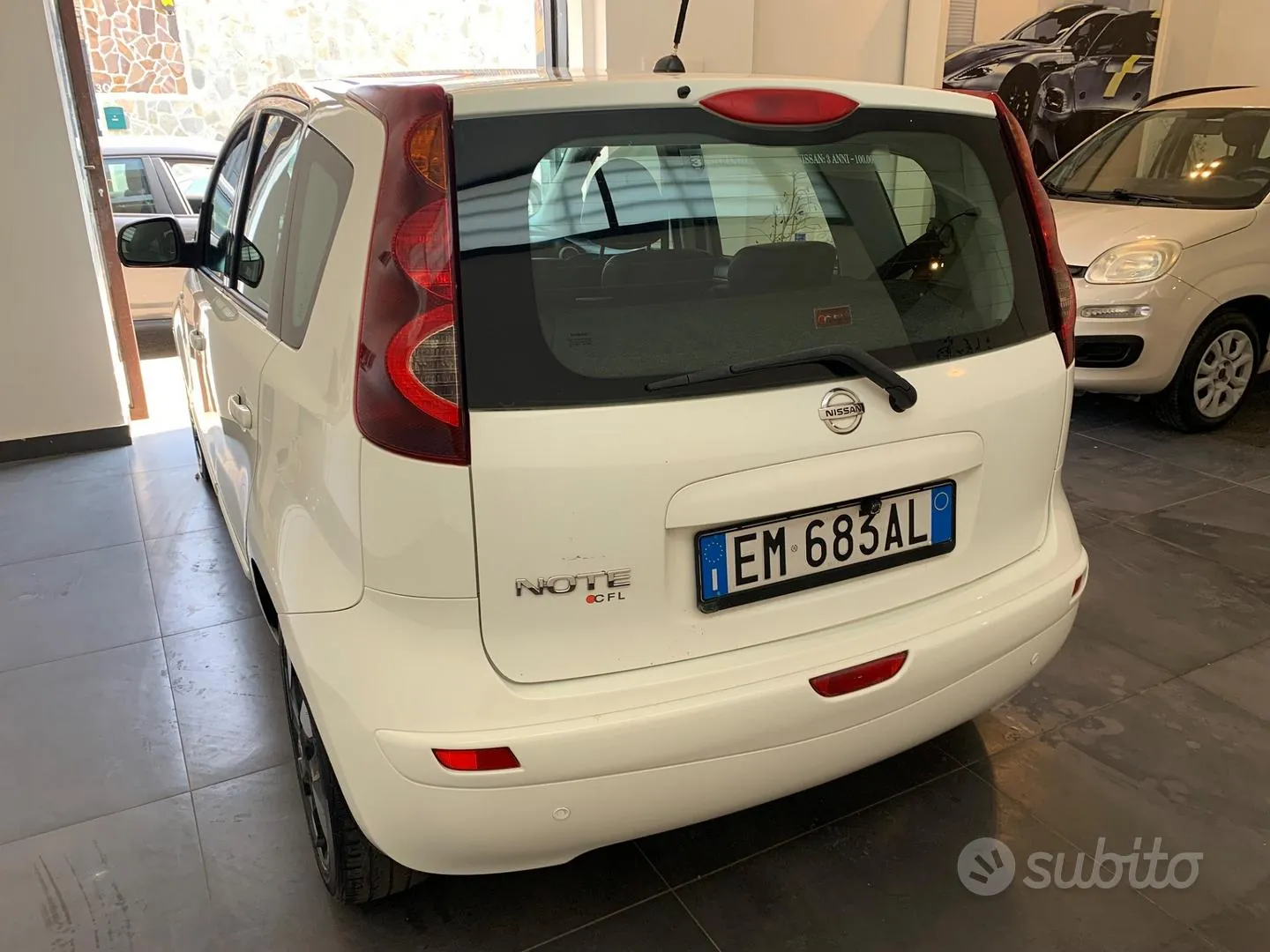 Nissan Note 2012 photo 3