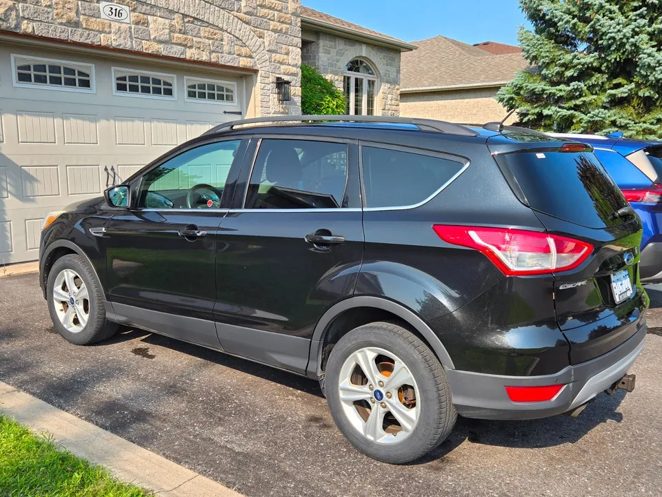 Ford Escape 2015 photo 2