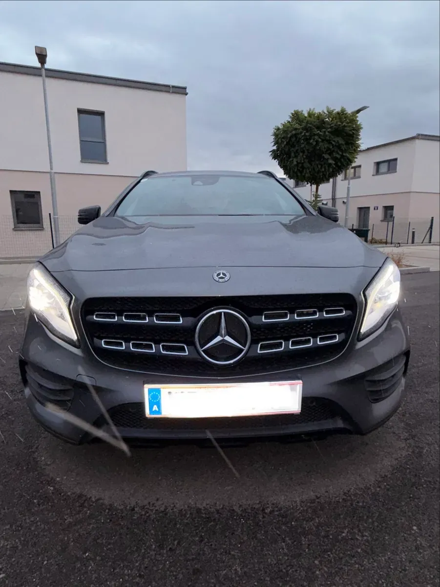 Mercedes-Benz Gla Class 2018 photo 3
