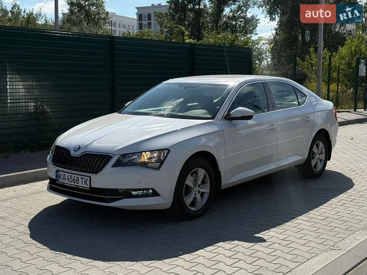 Skoda Superb 2018 photo 2
