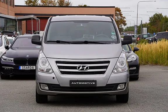 Hyundai H1 2016 photo 2