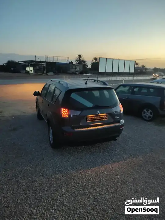 Mitsubishi Outlander 2010 photo 4