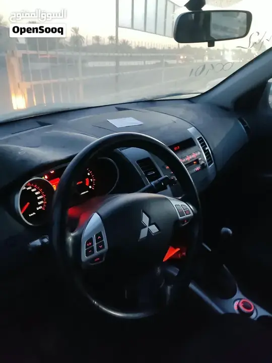Mitsubishi Outlander 2010 photo 2