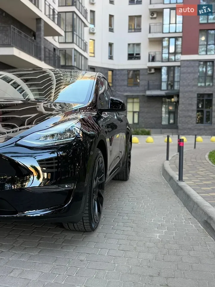 Tesla Model Y 2023 photo 3