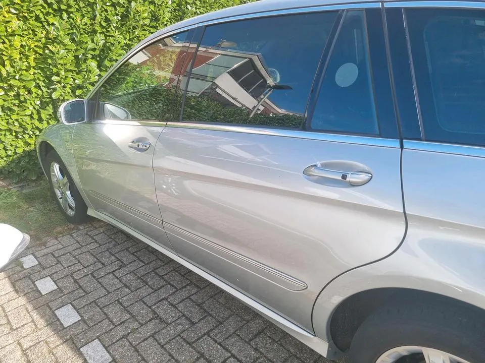 Mercedes-Benz R320