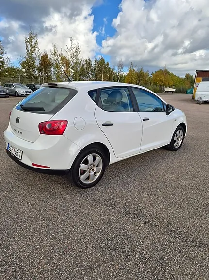 Seat Ibiza 2010 photo 4