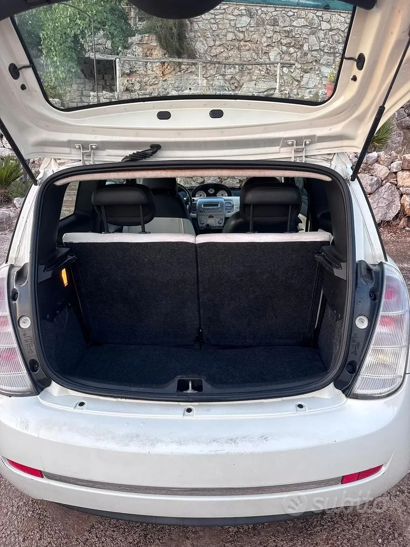 Lancia Ypsilon 2011 photo 3
