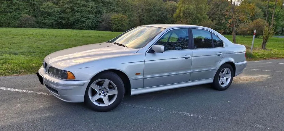 BMW 520I