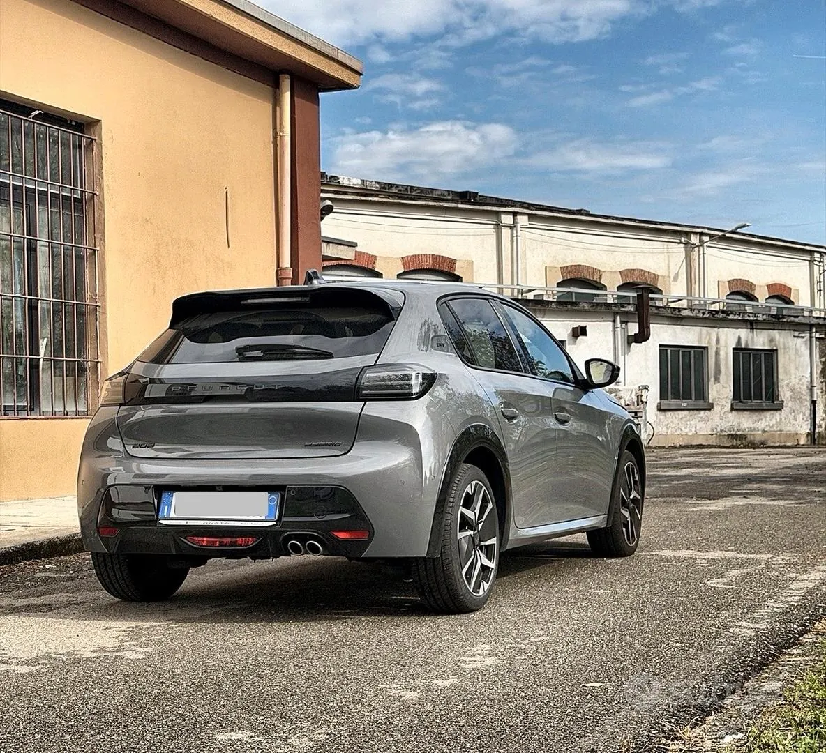 Peugeot 208 2024 photo 3