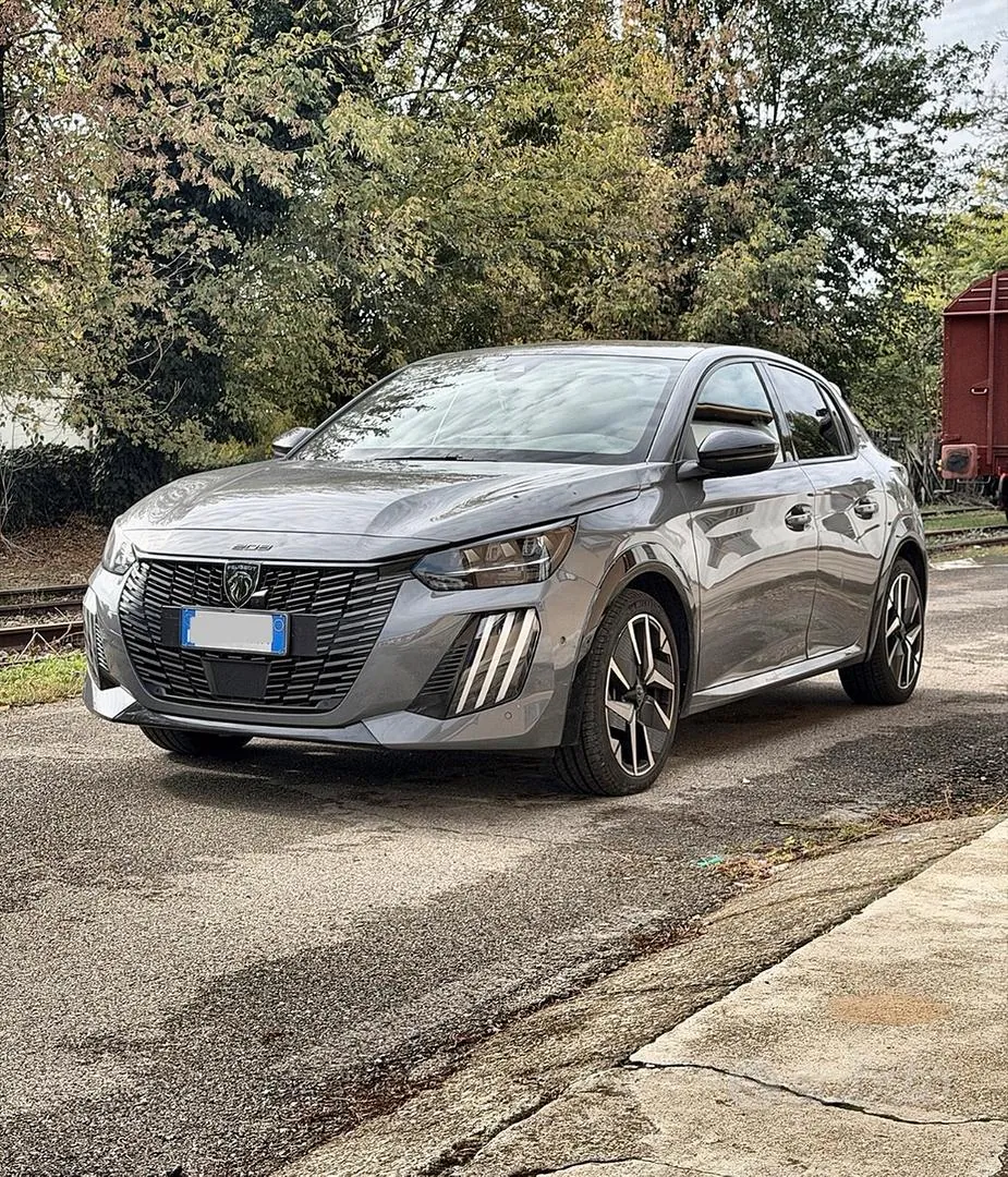 Peugeot 208 2024 photo 2