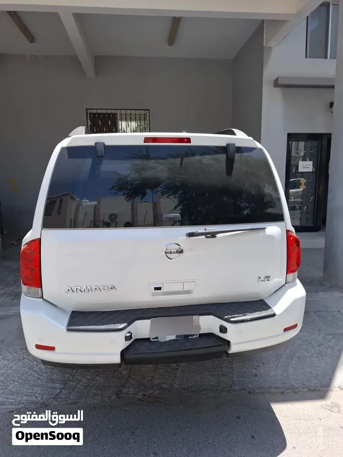 Nissan Armada 2013 photo 2