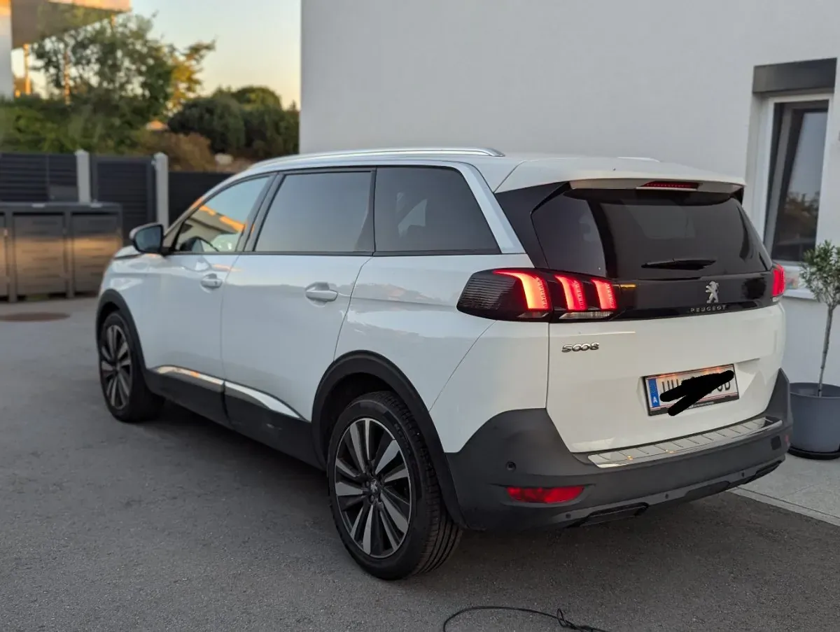 Peugeot 5008 2018 photo 3