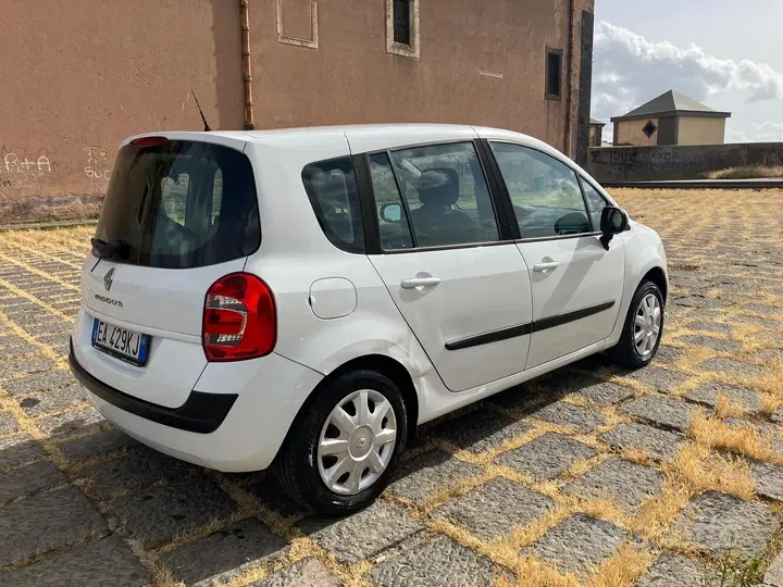 Renault Modus 2010 photo 5
