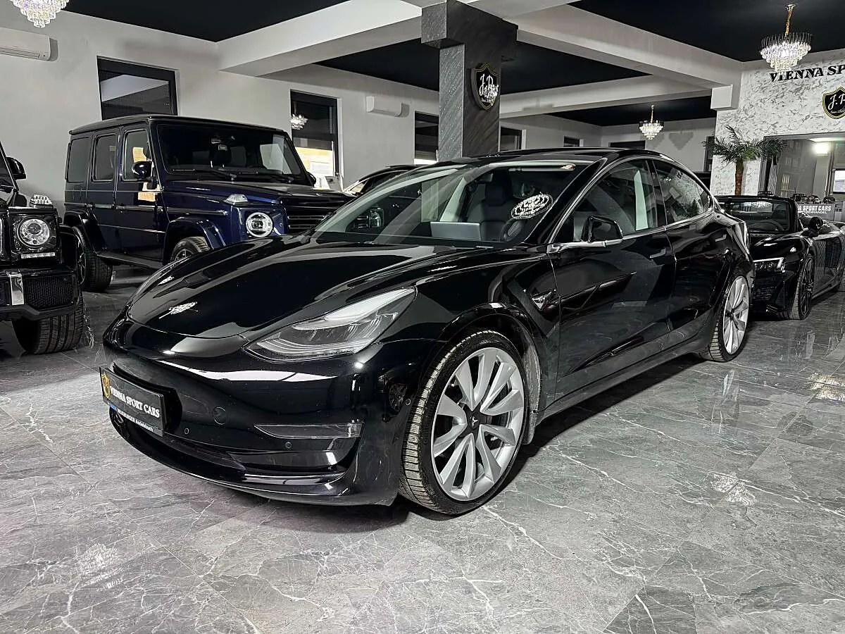 Tesla Model 3 2020 photo 2