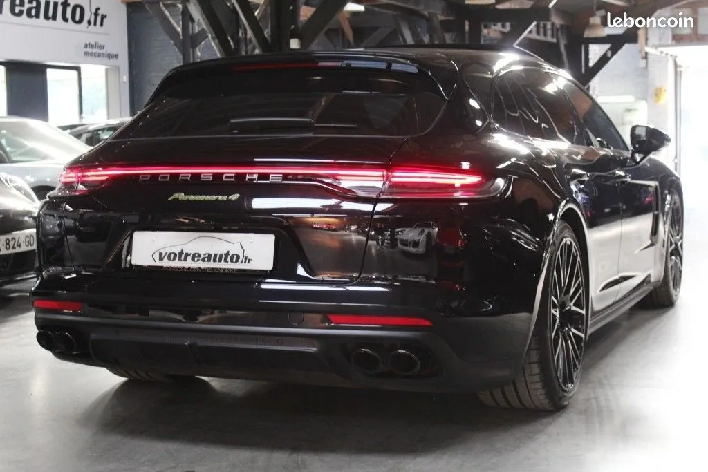 Porsche Panamera 2023 photo 2