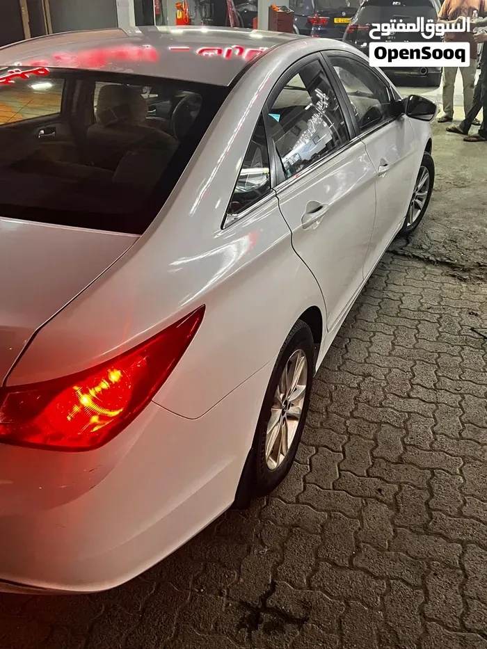 Hyundai Sonata 2011 photo 2