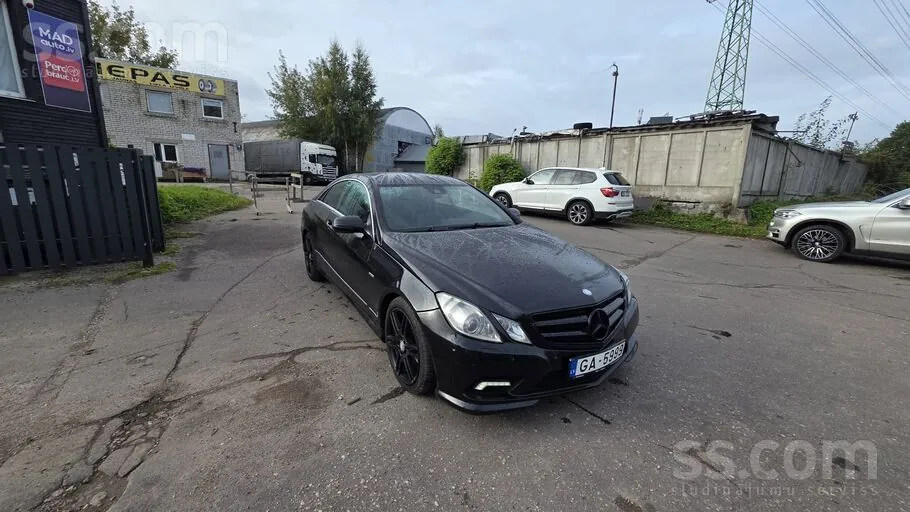 Mercedes-Benz E350 2009 photo 2