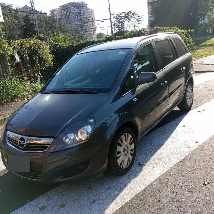 Opel Zafira 2012 photo 4