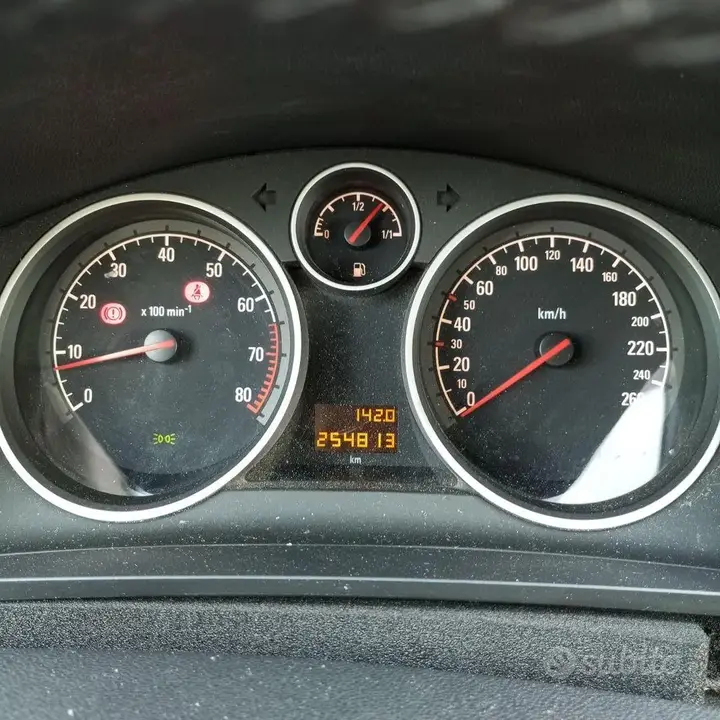 Opel Zafira 2012 photo 5