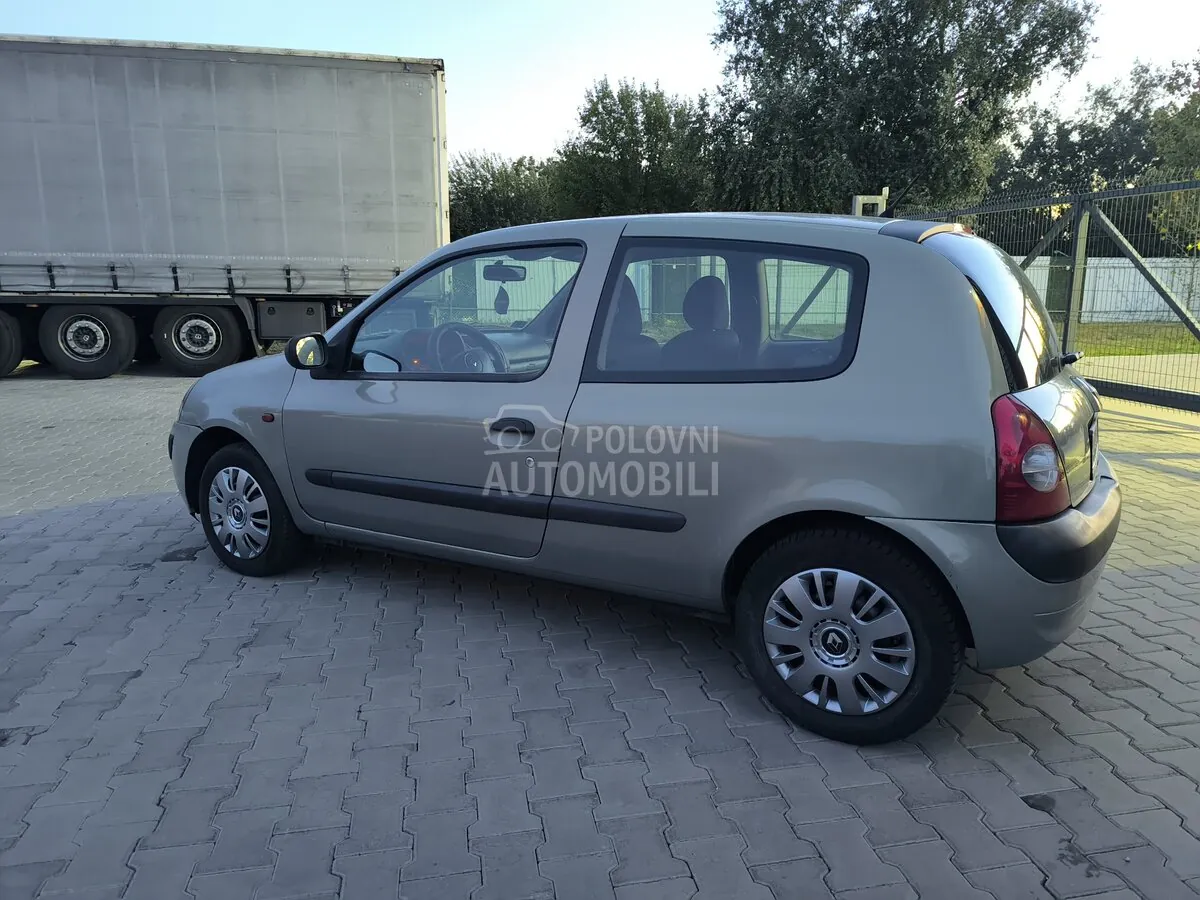 Renault Clio 2002 photo 5