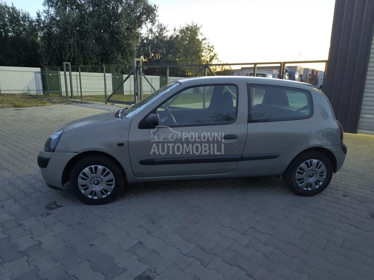 Renault Clio 2002 photo 4