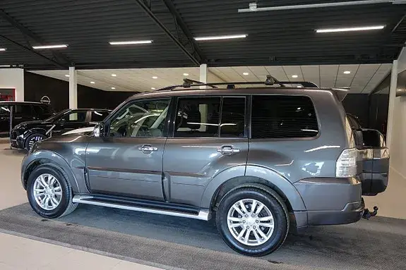 Mitsubishi Pajero 2017 photo 3