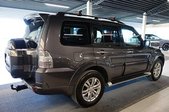 Mitsubishi Pajero 2017 photo 4
