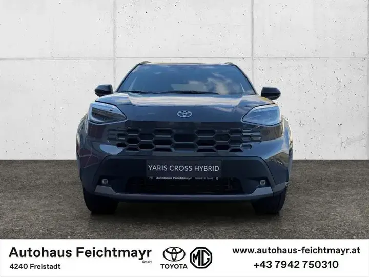 Toyota Yaris Cross photo 2
