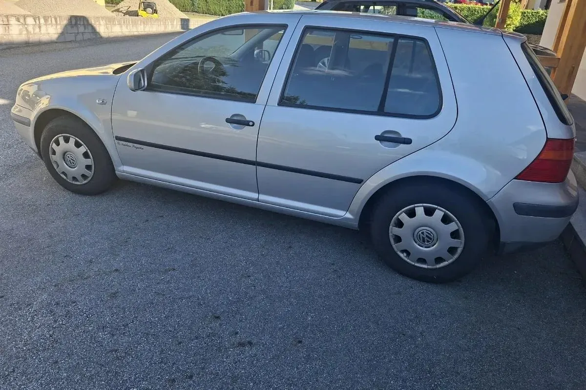 Volkswagen Golf 2001 photo 2