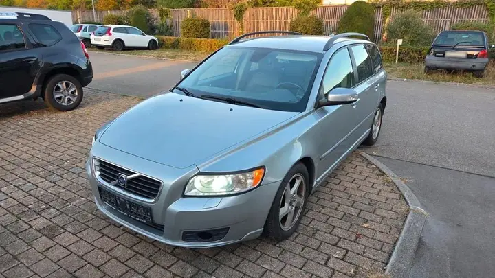 Volvo V50