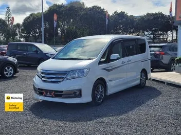 Nissan Serena 2013 photo 4