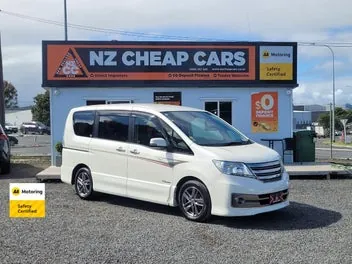 Nissan Serena 2013 photo 2