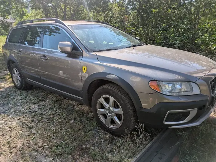 Volvo Xc70 2010 photo 2