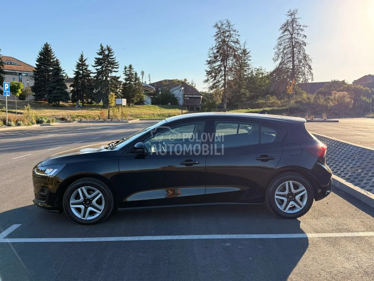 Ford Focus 2022 photo 3