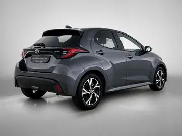 Toyota Yaris 2024 photo 2