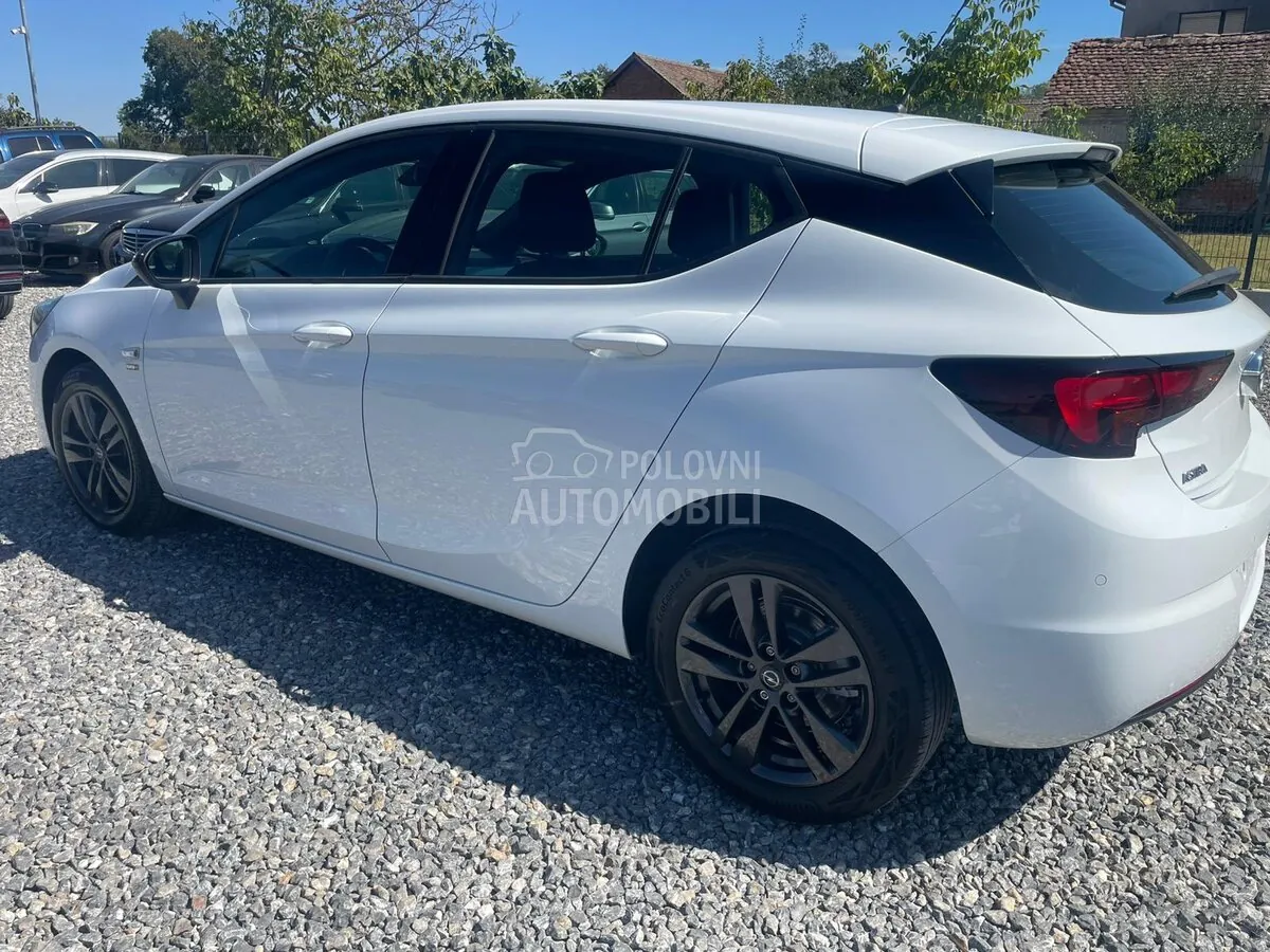 Opel Astra K 2020 photo 4
