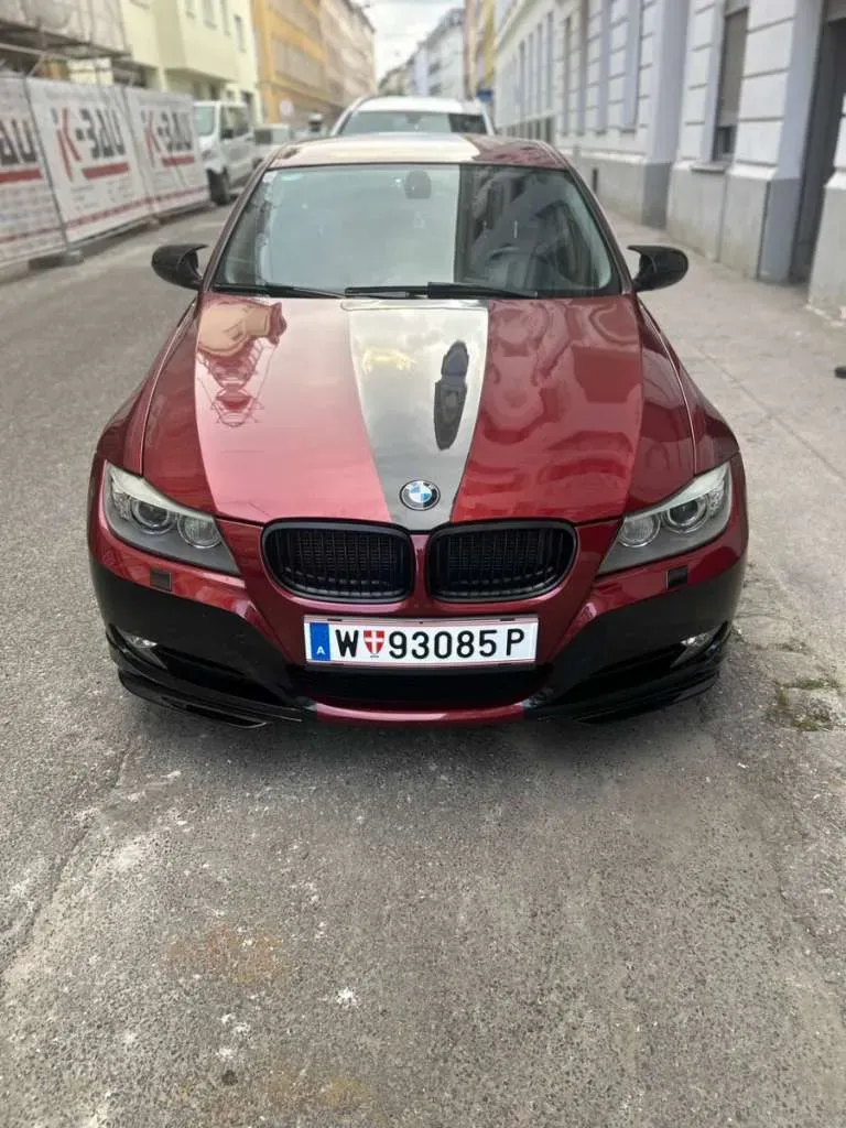 BMW 3 Series 2010 photo 2