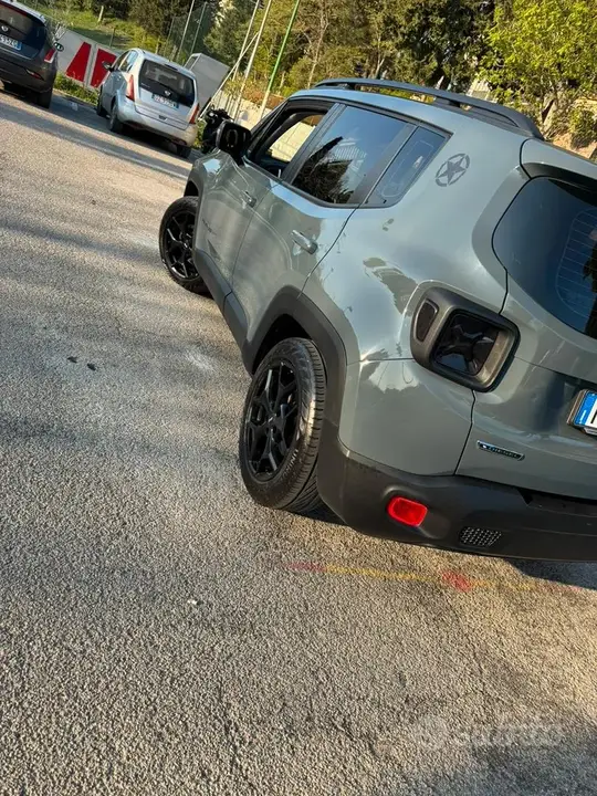 Jeep Renegade 2015 photo 2