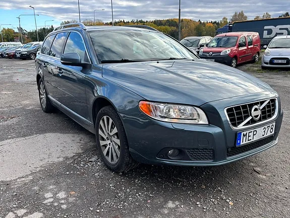 Volvo V70 2012 photo 2