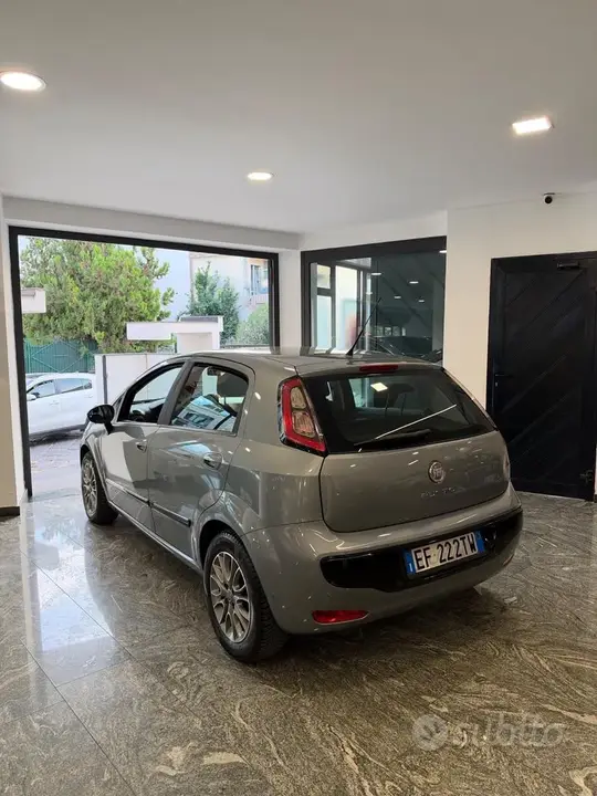 Fiat Punto Evo 2010 photo 2