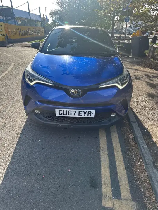 Toyota C-Hr 2017 photo 2