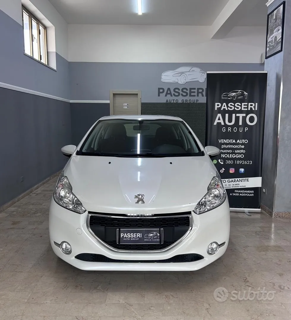 Peugeot 208 2015 photo 2