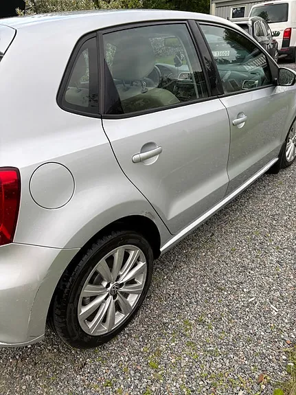 Volkswagen Polo 2010 photo 5