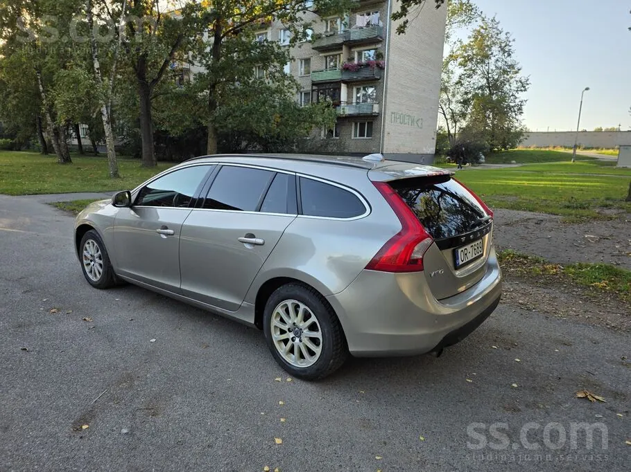 Volvo V60 2011 photo 3