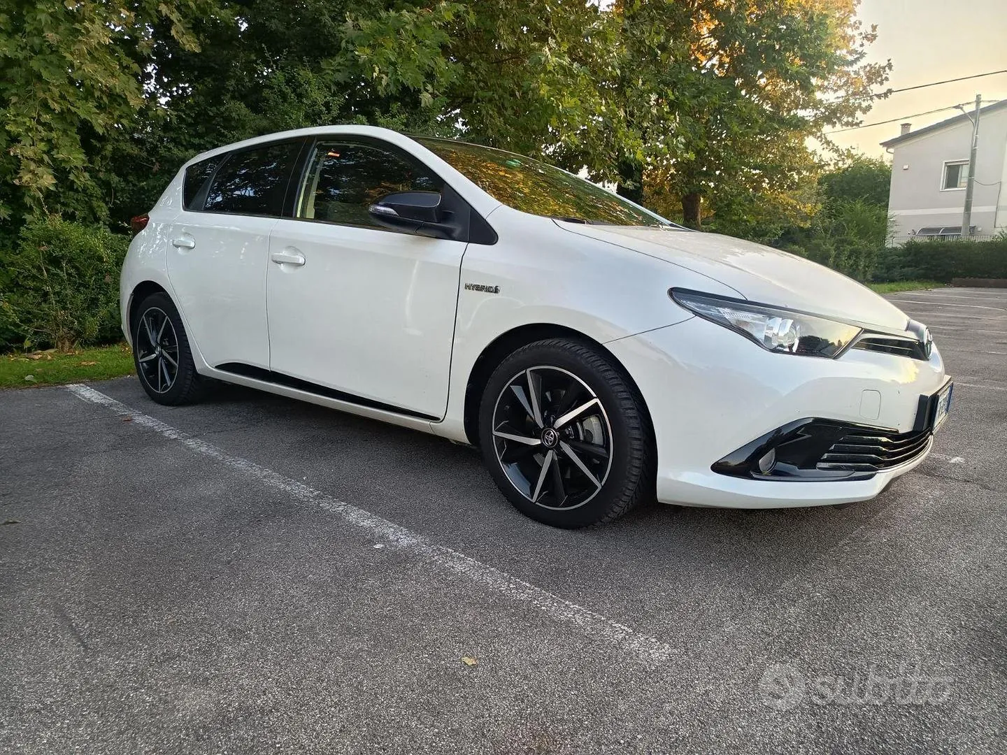 Toyota Auris 2018 photo 2