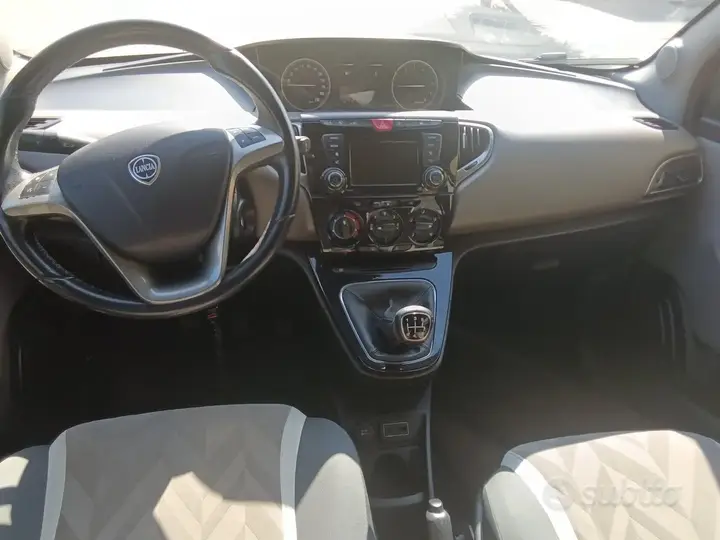 Lancia Ypsilon 2017 photo 5