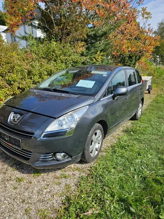 Peugeot 5008 2012 photo 2