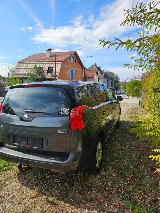 Peugeot 5008 2012 photo 3