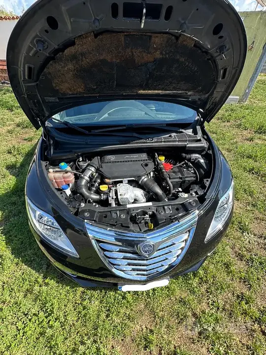 Lancia Ypsilon